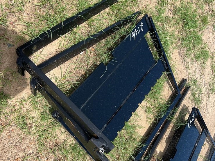 unused-future-mini-skid-steer-pallet-forks-image-2