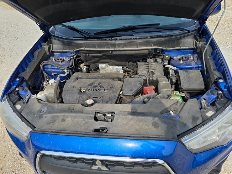 2015-mitsubishi-outlander-image-46