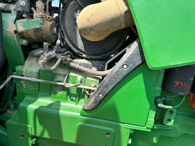 2014-john-deere-8285r-image-54
