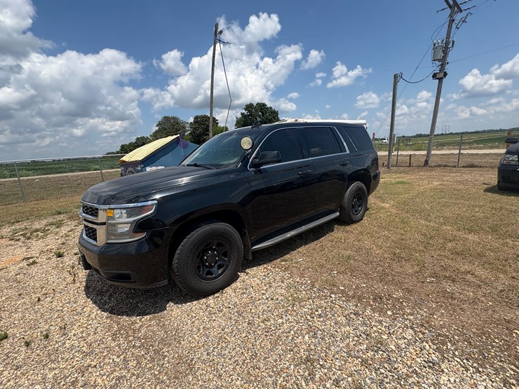 2017-chevrolet-tahoe-image-1
