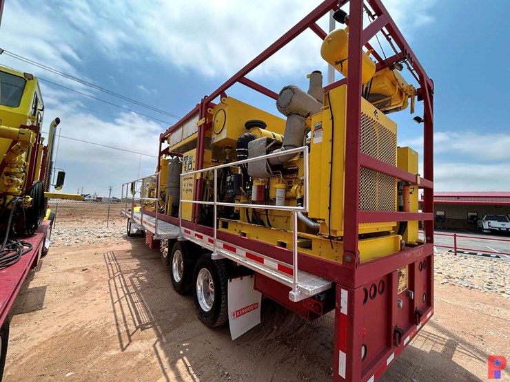 2013-kenworth-t800-image-3