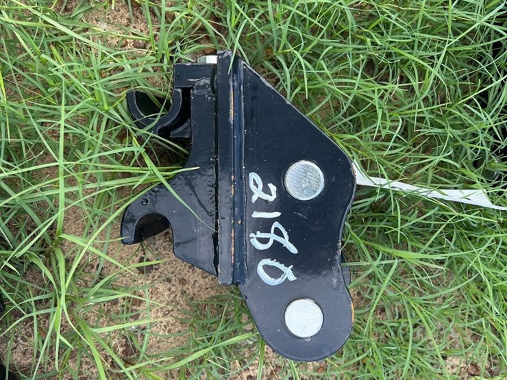 unused-future-mini-excavator-coupler-image-1