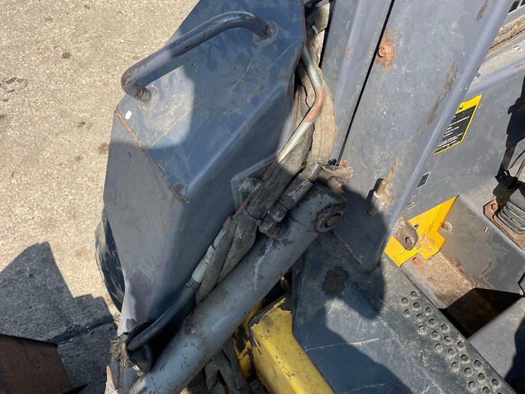 new-holland-l160-image-34