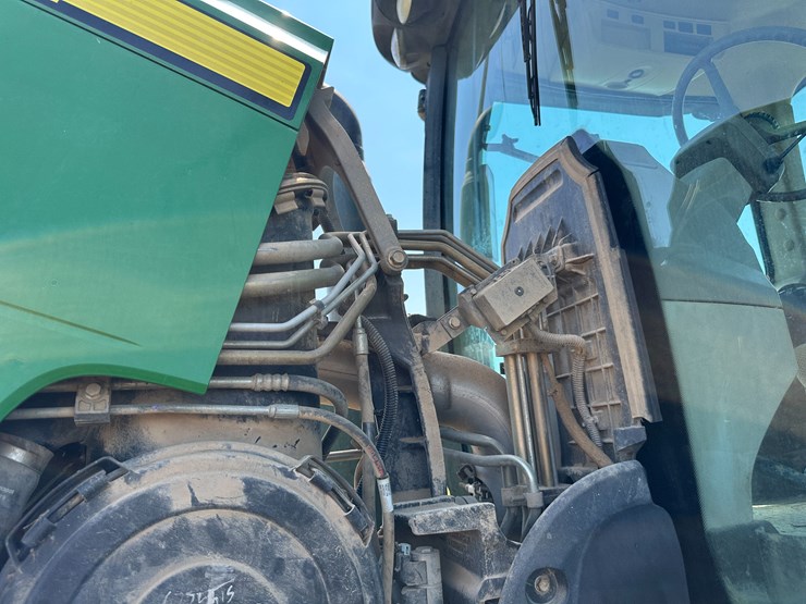 2014-john-deere-8285r-image-43