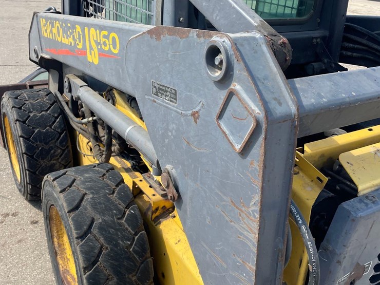 new-holland-l160-image-26