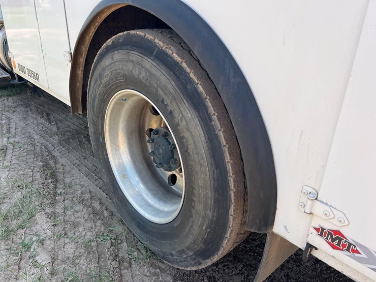 2016-kenworth-t270-image-32