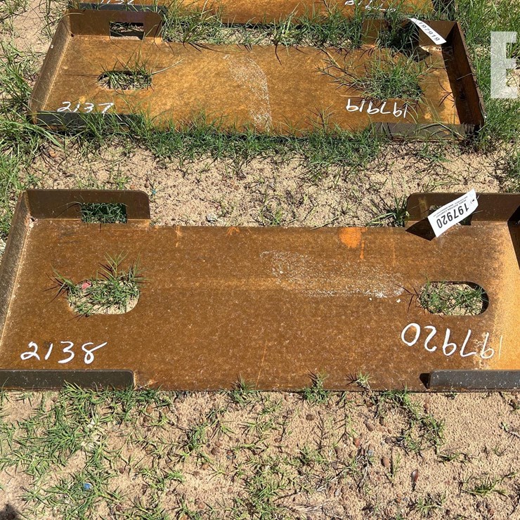 UNUSED FUTURE SKID STEER MOUNTING PLATE
