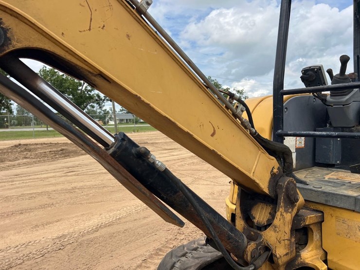 caterpillar-303.5e-cr-image-11