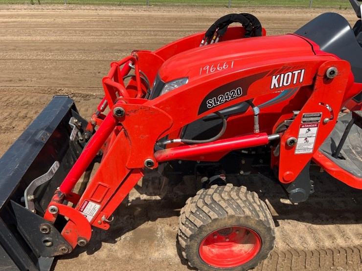 kioti-cs2220-image-16