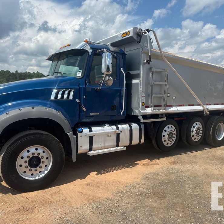 2021 MACK GRANITE 64FR