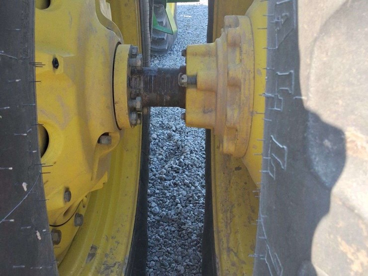 2000-john-deere-8310-image-17