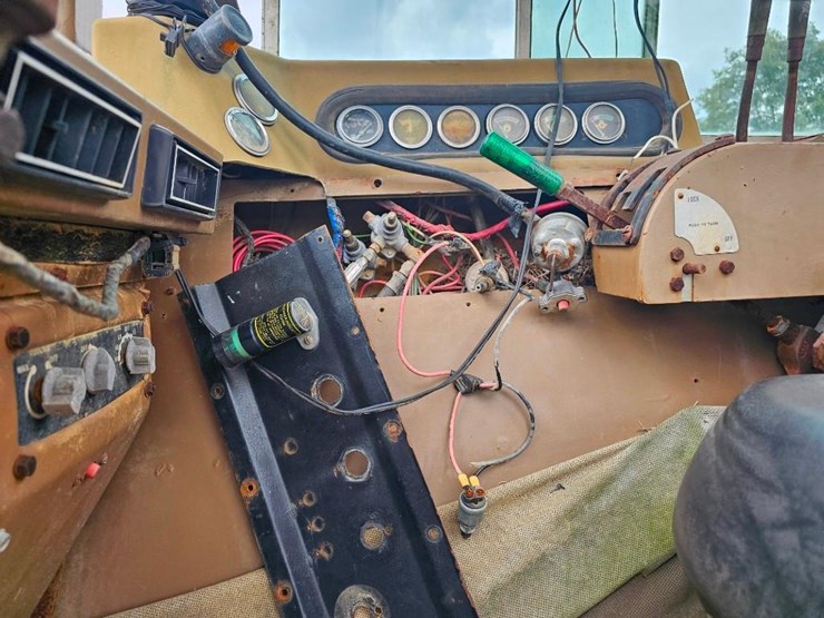 1979-caterpillar-613b-image-6