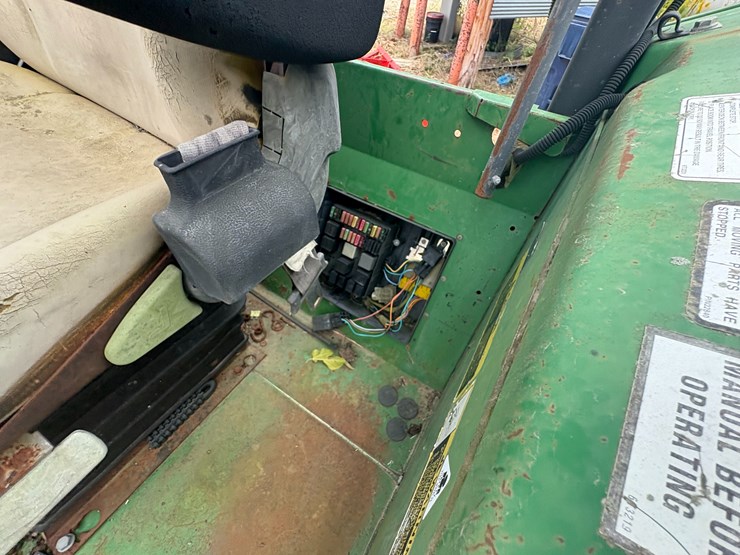 2000-john-deere-6310-image-45