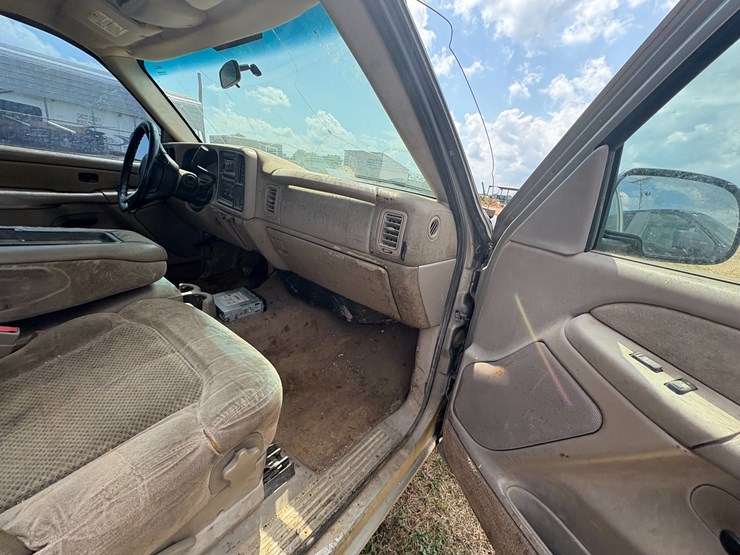 2002-chevrolet-1500-image-28