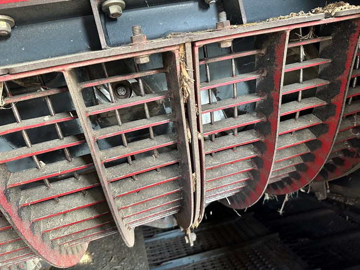 2012-case-ih-8120-image-34