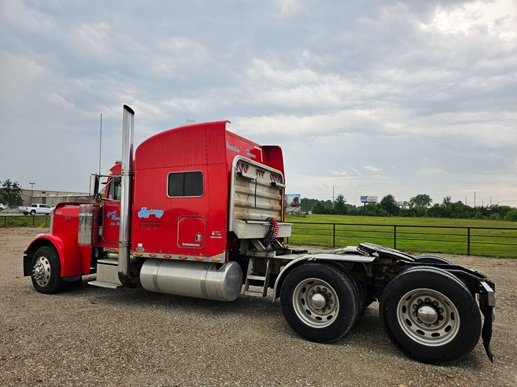 2003-peterbilt-379-image-13