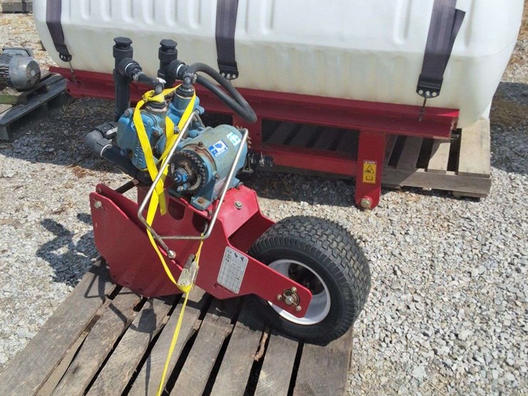 800-gallon-tank-and-ground-driven-pump-off-of-white-planter-88-or-9000-series-image-1