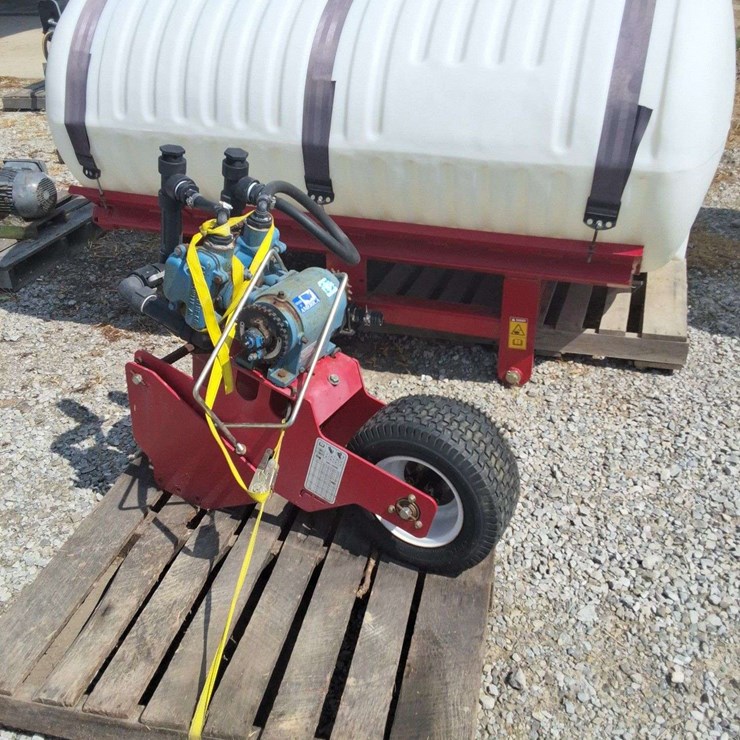800 Gallon Tank and Ground Driven Pump off of White Planter 88 or 9000 series