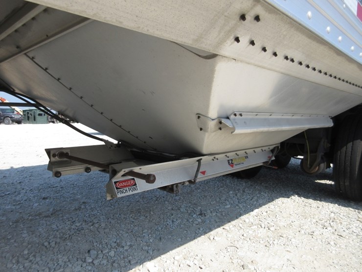 2023-timpte-hopper-bottom-image-6