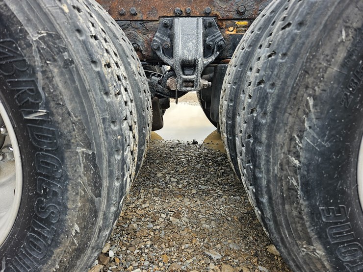 2014-peterbilt-579-image-49