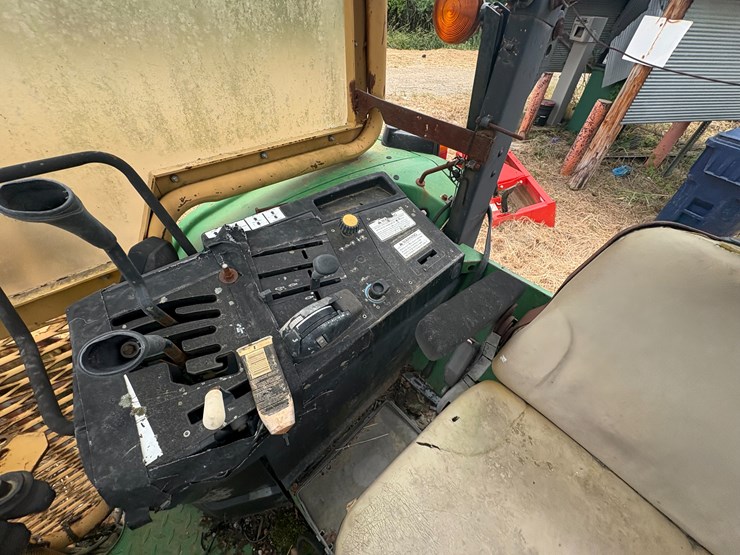 2000-john-deere-6310-image-46