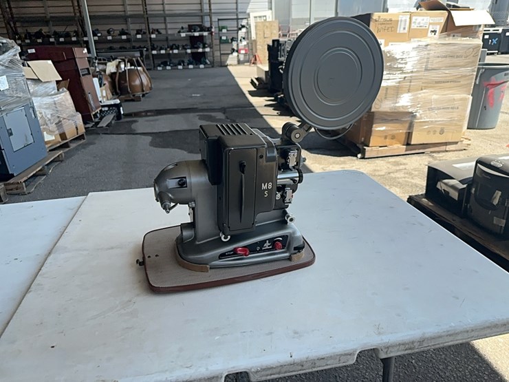 lot#----bollex-paillard-m8-20mm-movie-projector-image-1