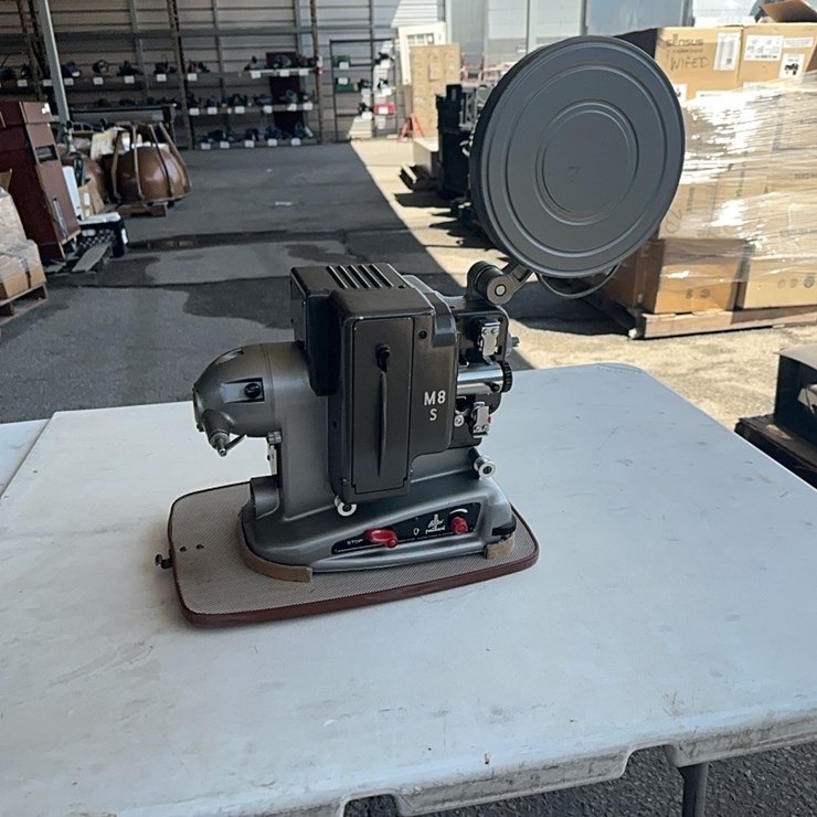 LOT#- - BOLLEX PAILLARD M8 20MM MOVIE PROJECTOR