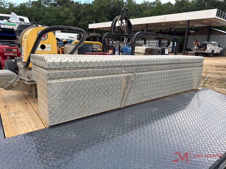 aluminum-truck-tool-box-image-1