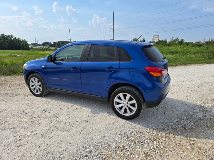 2015-mitsubishi-outlander-image-12