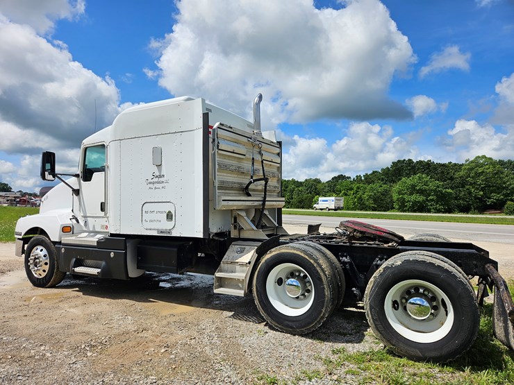 2005-kenworth-t600-image-11