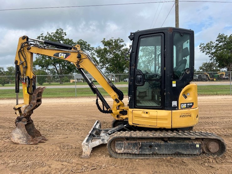 2015-caterpillar-303.5e2-cr-image-1