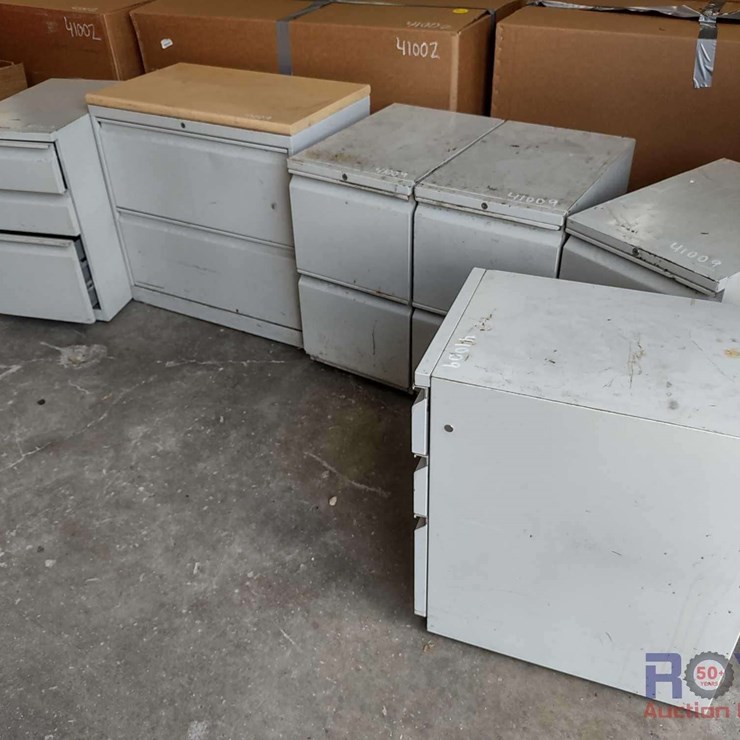 4 2-Drawer and 2 3-Drawer File Cabinets
