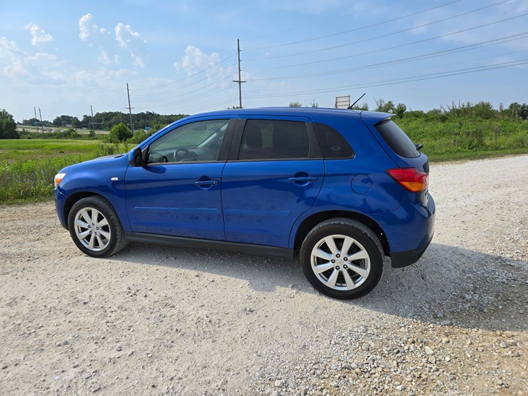 2015-mitsubishi-outlander-image-10
