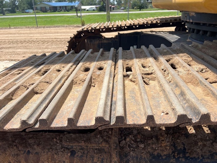 2020-caterpillar-336-image-36