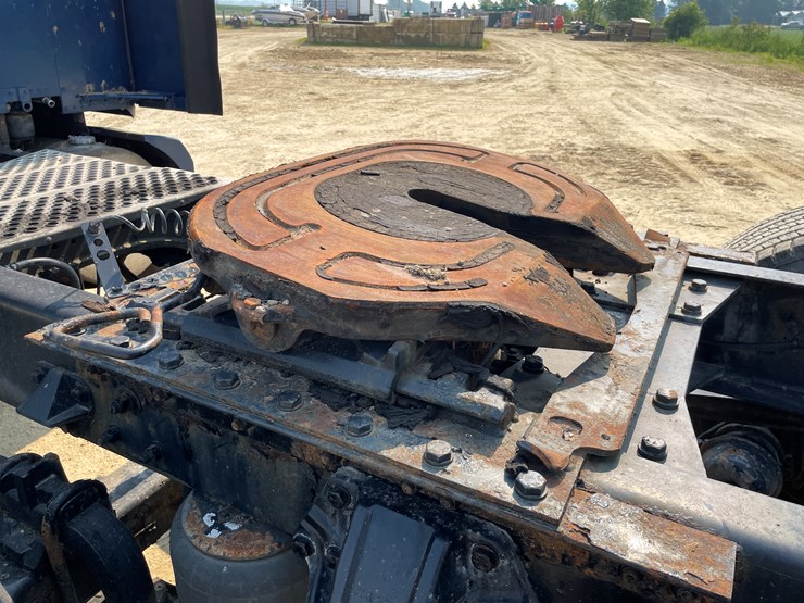 2016-kenworth-t680-image-22
