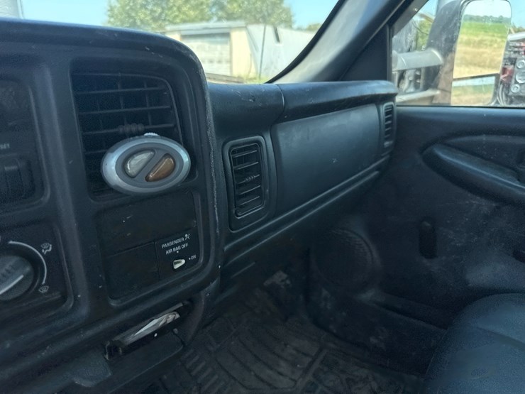 2002-chevrolet-2500-image-65