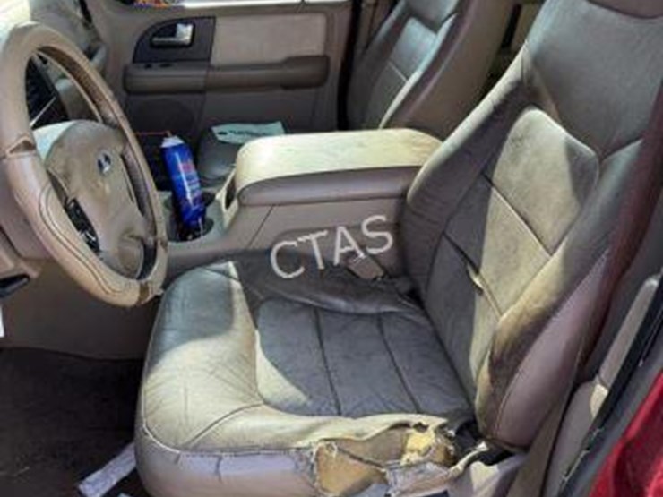 2004-ford-expedition-image-13