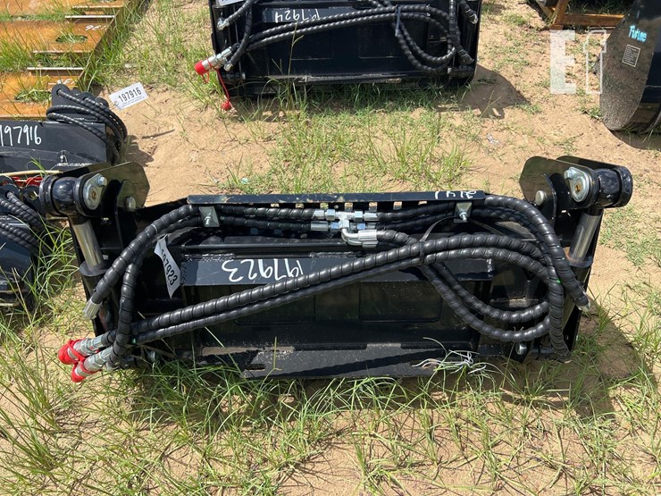 unused-future-mini-skid-steer-hyd-4in1-bucket-image-3