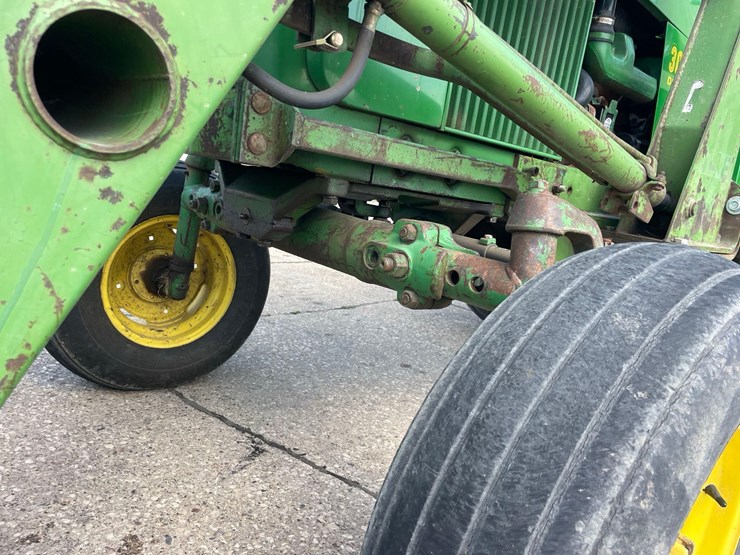 john-deere-3020-image-23