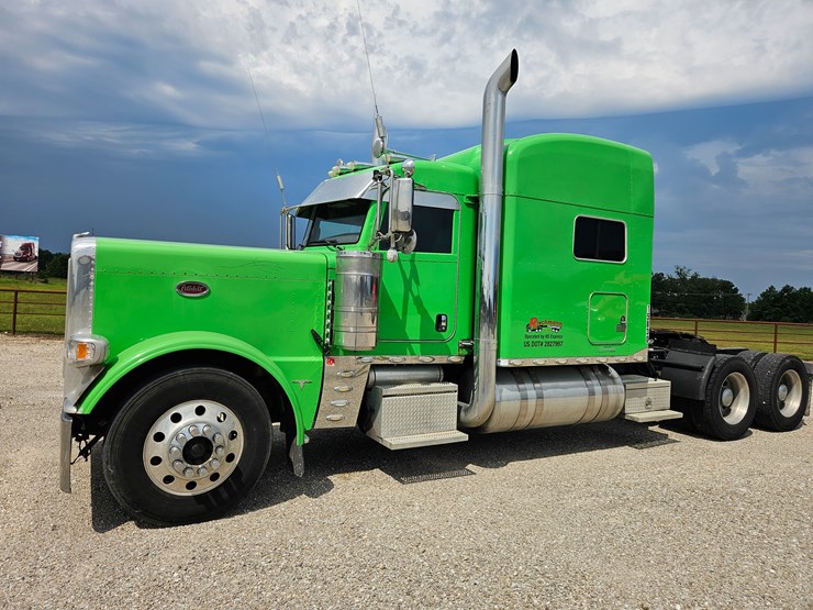 2015-peterbilt-389-image-5
