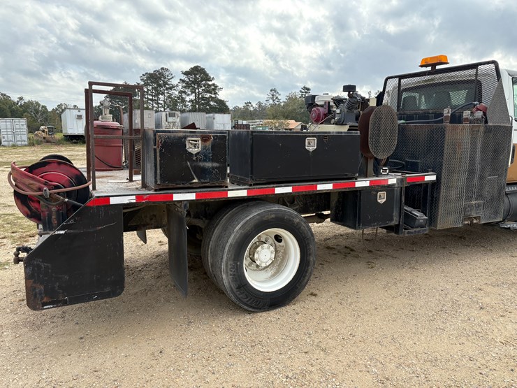 2005-international-durastar-4200-image-15