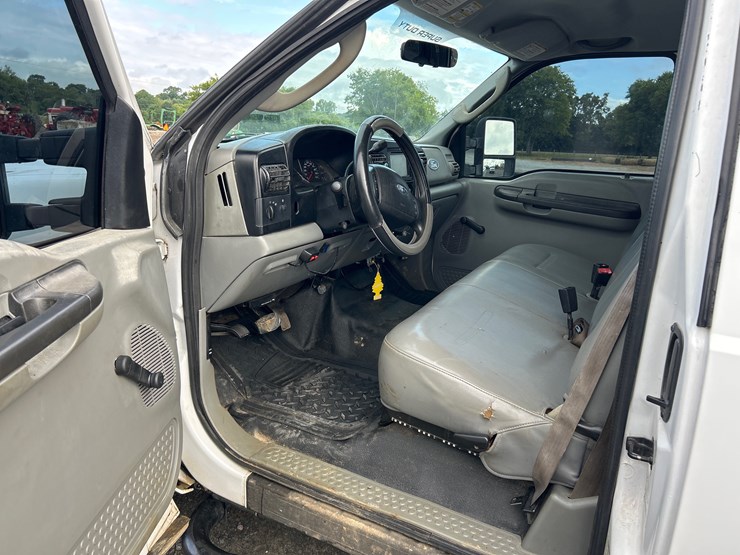 2006-ford-f250-image-9