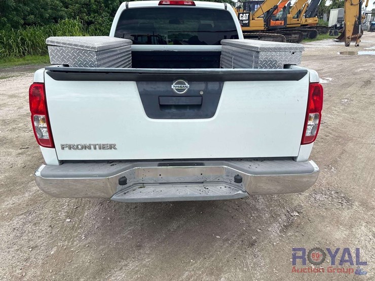 2014-nissan-frontier-image-19
