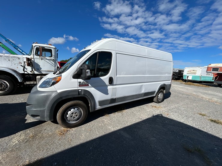 2017-ram-promaster-2500-image-1