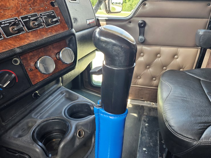2005-kenworth-t600-image-82