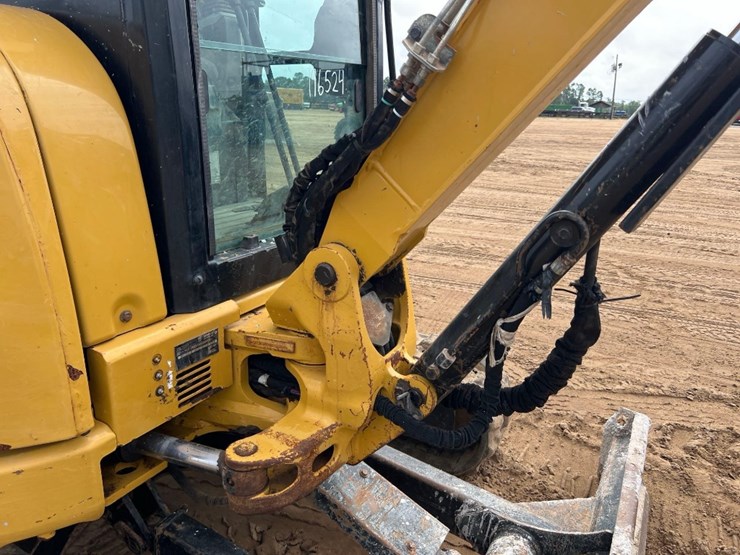 2015-caterpillar-303.5e2-cr-image-27
