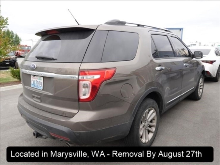 2015-ford-explorer-image-11