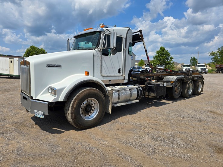 2012-kenworth-t800-image-4