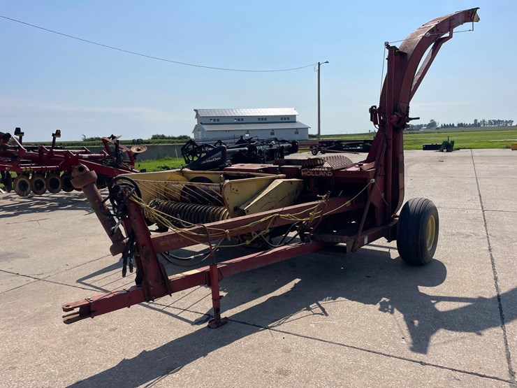 new-holland-890-image-4