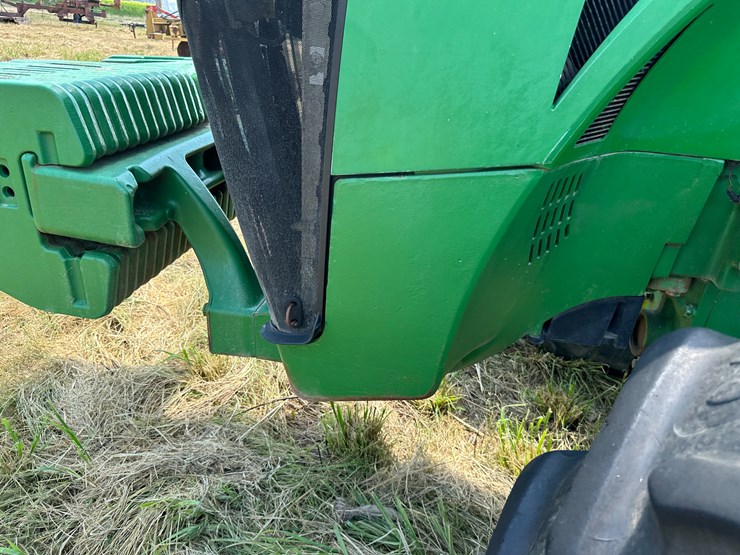 2014-john-deere-8285r-image-30